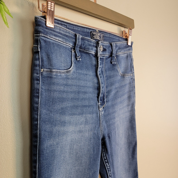 Abercrombie & Fitch Simone High Rise Jean Legging Medium Wash Skinny AF 4 Jeans - Picture 6 of 13
